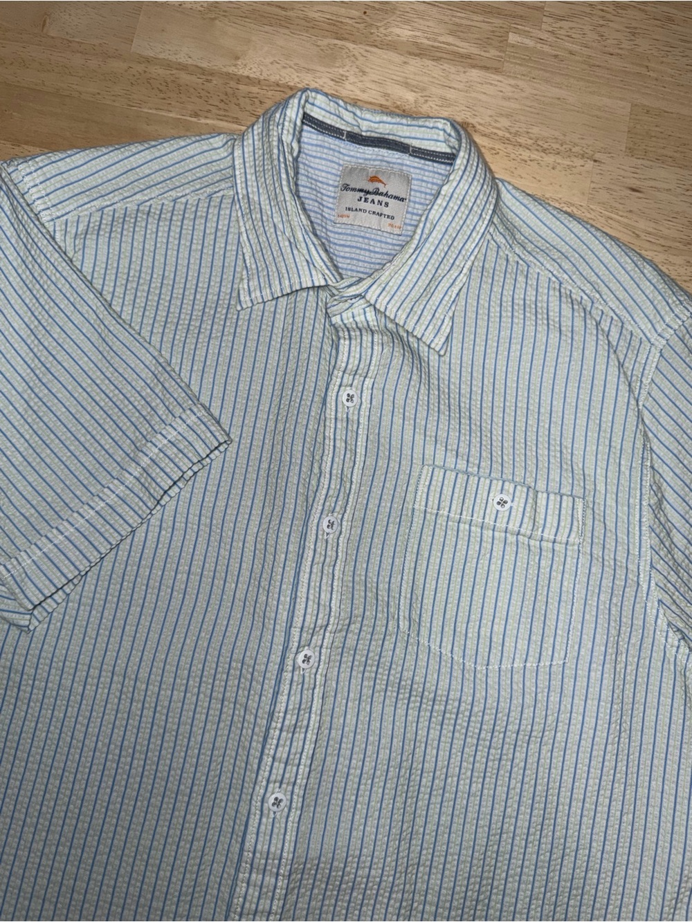 Tommy Bahama Seersucker White Blue Striped Short Sleeve Button Up Shirt Medium